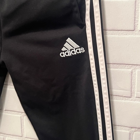 ADIDAS girls black tracksuits /size M(8-10) - Picture 3 of 8